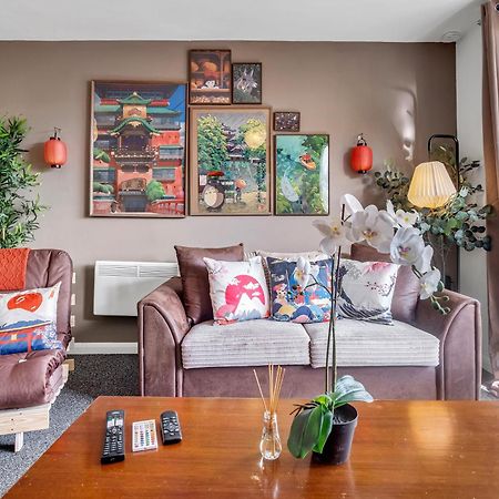 Anime Suite - Central And Free Parking With Netflix Birmingham Bagian luar foto