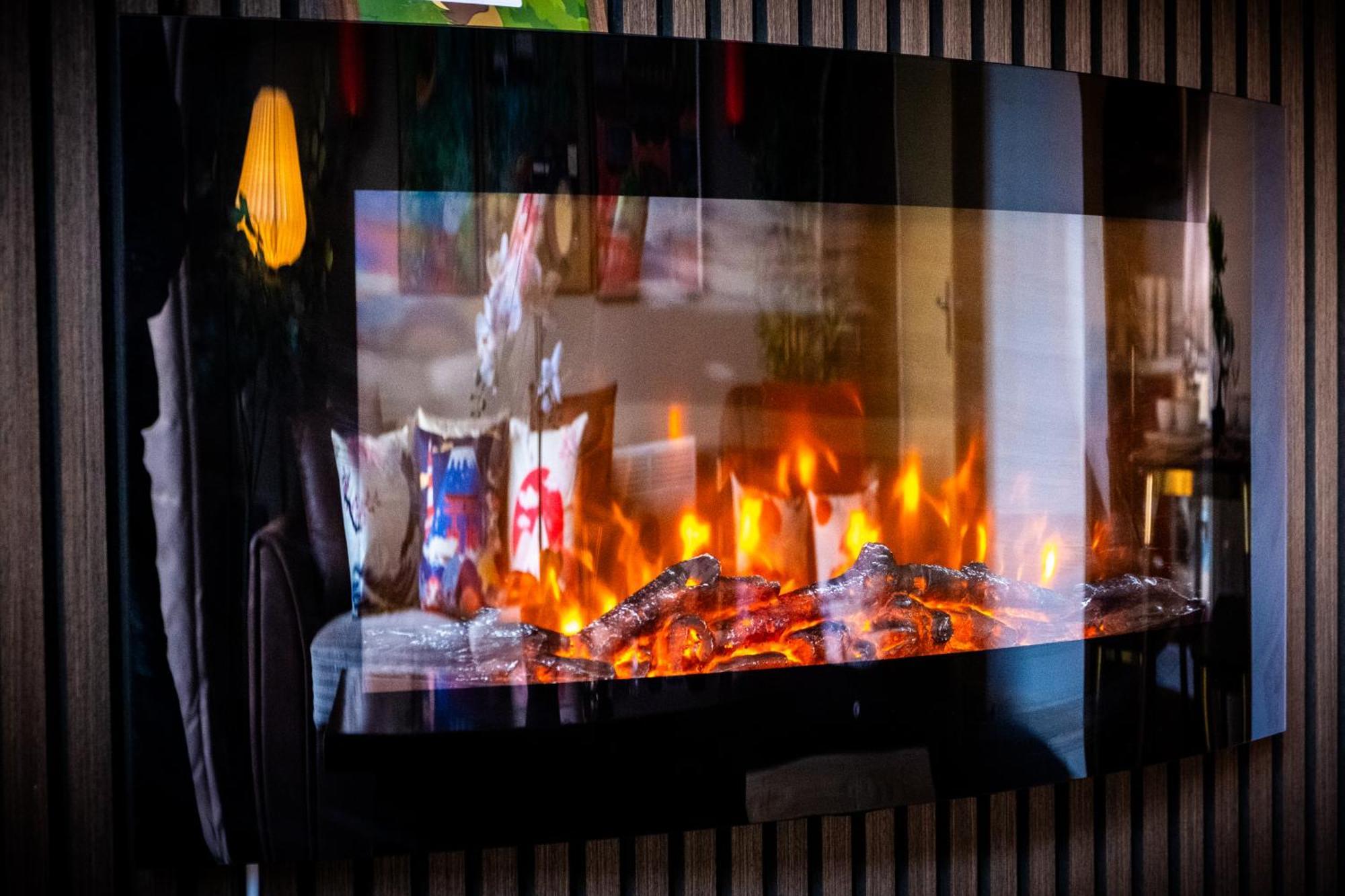 Anime Suite - Central And Free Parking With Netflix Birmingham Bagian luar foto
