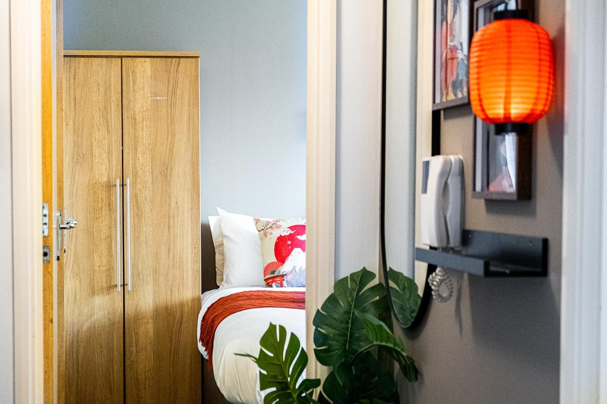 Anime Suite - Central And Free Parking With Netflix Birmingham Bagian luar foto