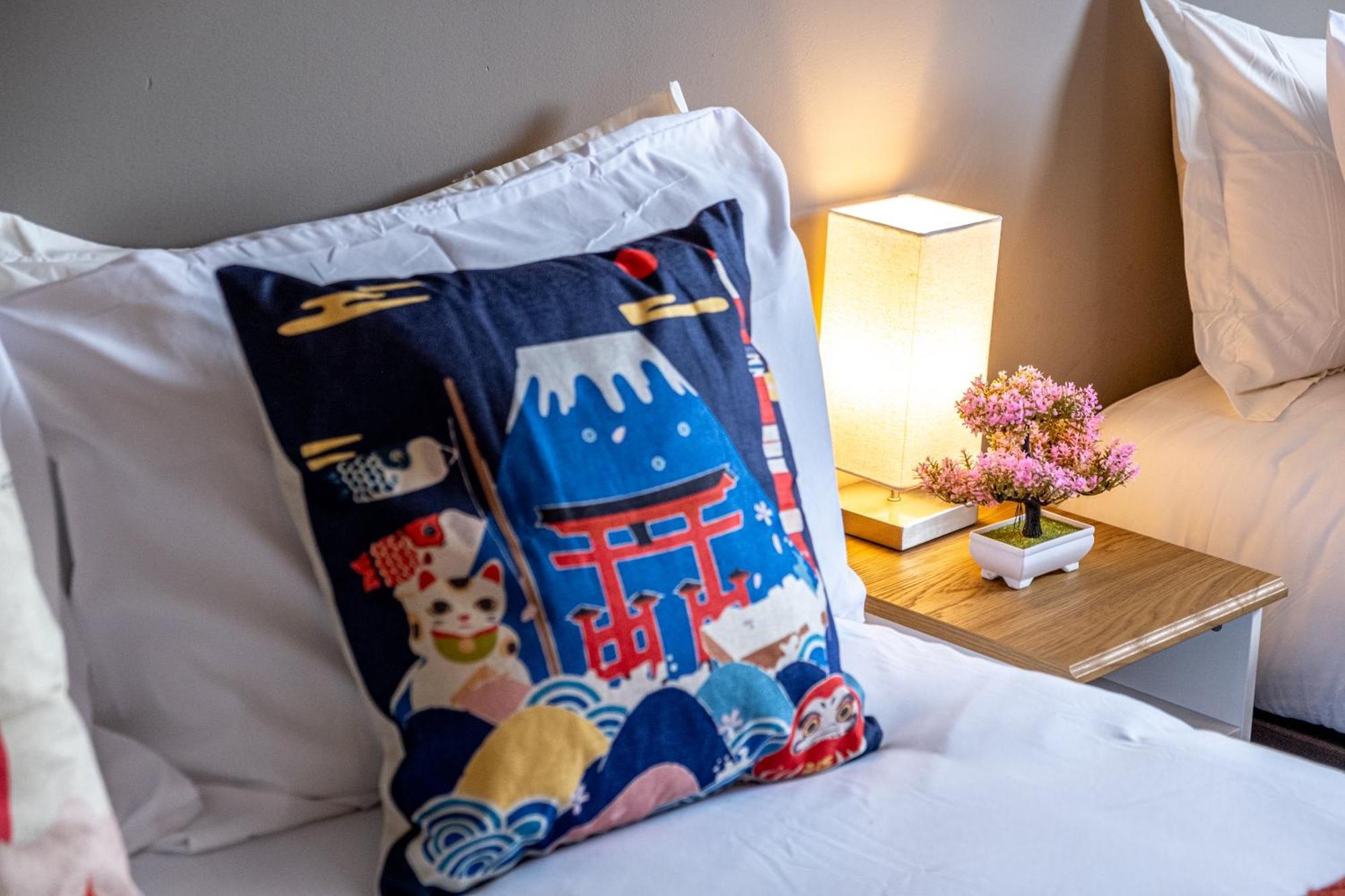 Anime Suite - Central And Free Parking With Netflix Birmingham Bagian luar foto