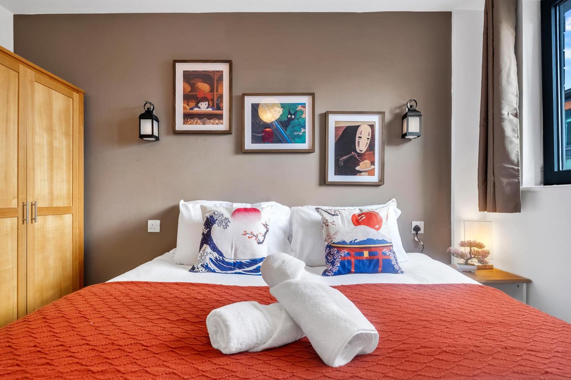 Anime Suite - Central And Free Parking With Netflix Birmingham Bagian luar foto