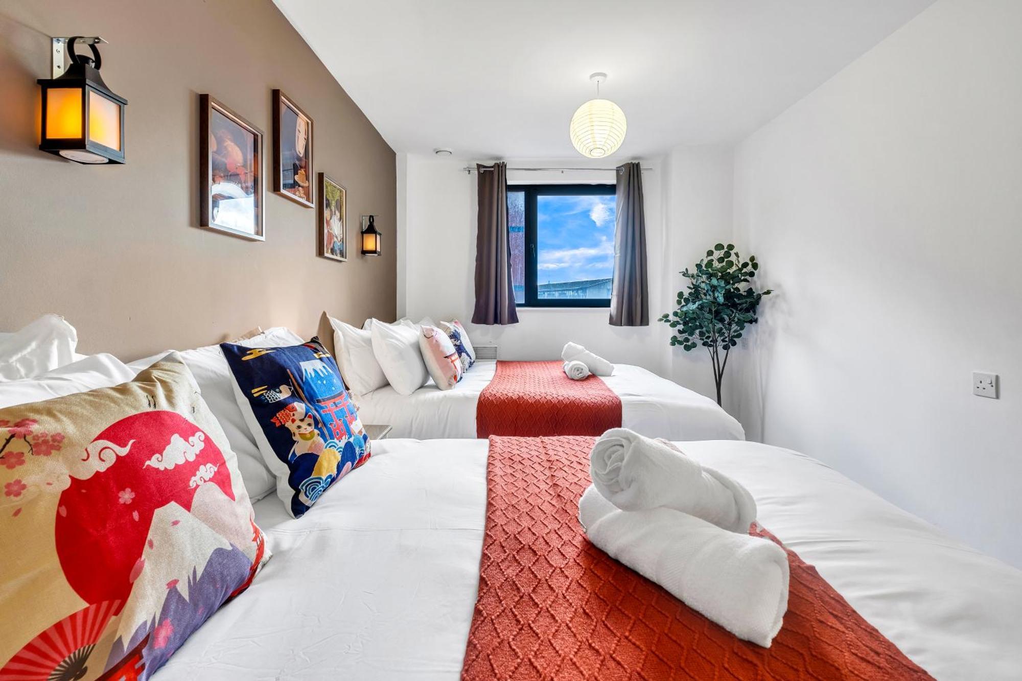 Anime Suite - Central And Free Parking With Netflix Birmingham Bagian luar foto