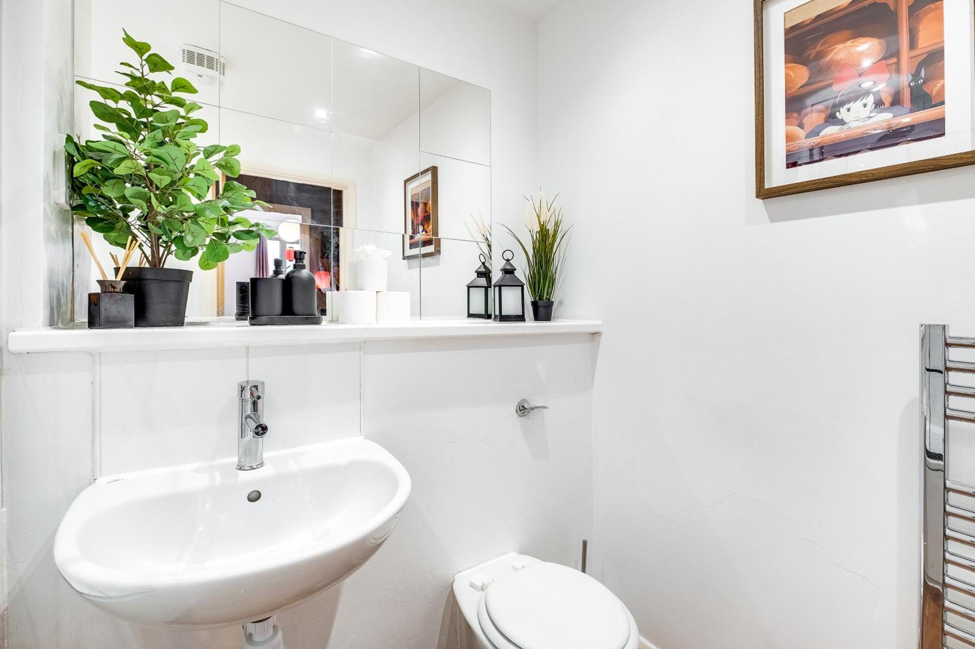 Anime Suite - Central And Free Parking With Netflix Birmingham Bagian luar foto